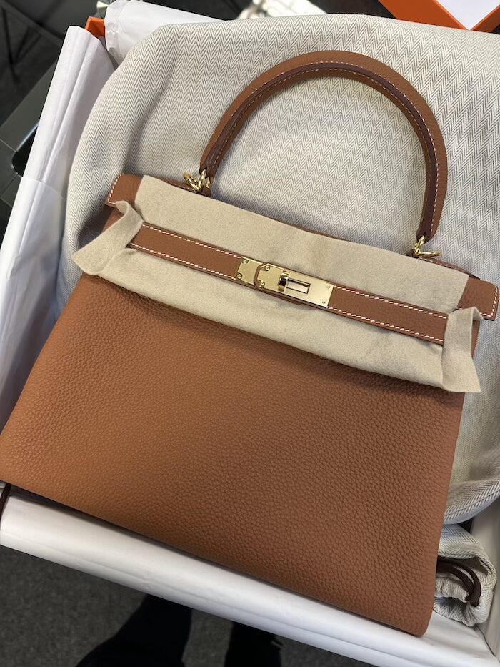 Hermès Kelly 28 Gold Togo Gold Hardware