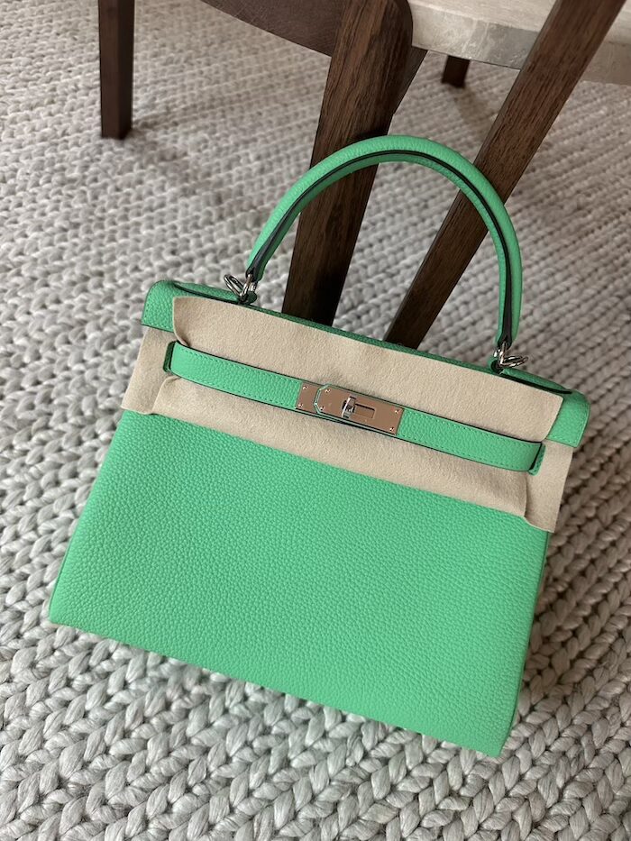 Hermès Kelly 28 Vert Comics Togo Palladium Hardware